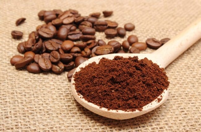 Xử l&yacute; m&ugrave;i h&ocirc;i cống bằng b&atilde; cafe
