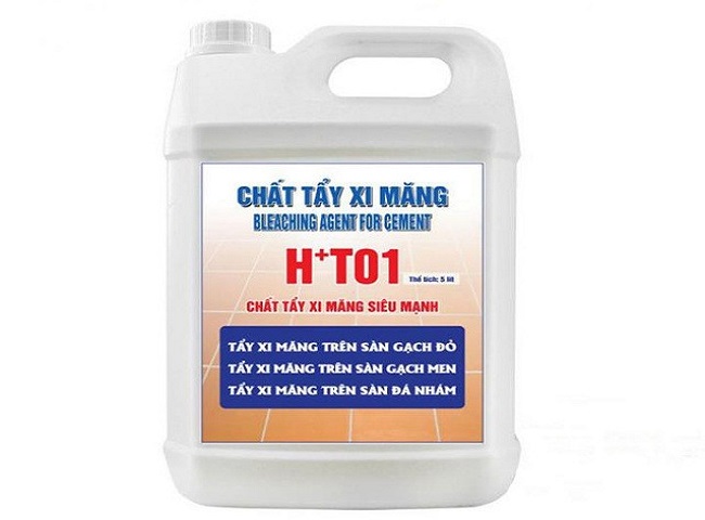 Dùng hóa chất tẩy xi măng trong đường ống thoát nước.