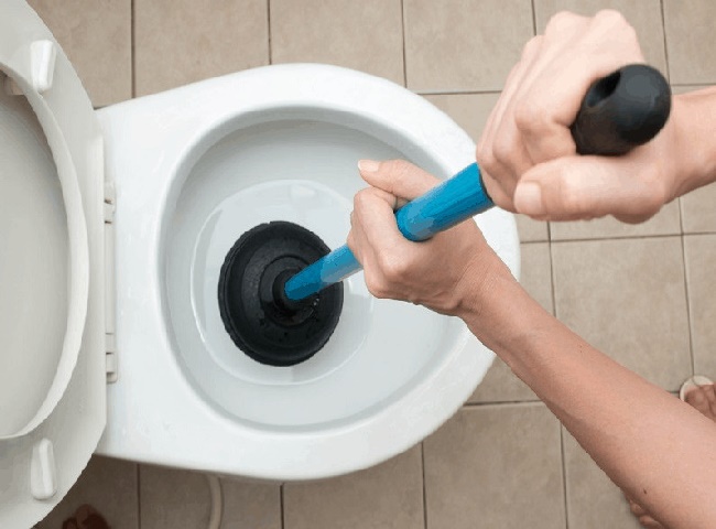 Th&ocirc;ng bồn cầu quận 6 nhanh ch&oacute;ng v&agrave; hiệu quả