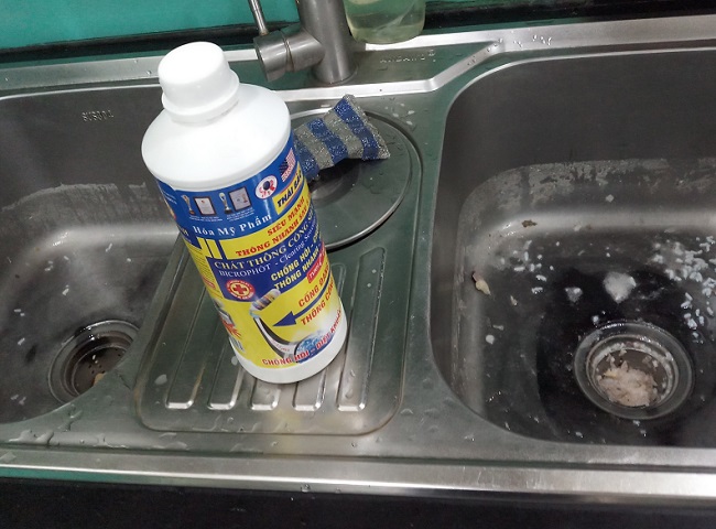 Th&ocirc;ng bồn rửa b&aacute;t quận 1 bị tắc.