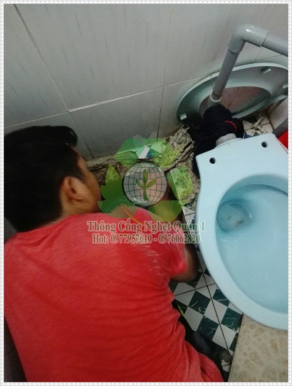 Bồn cầu bị tắc