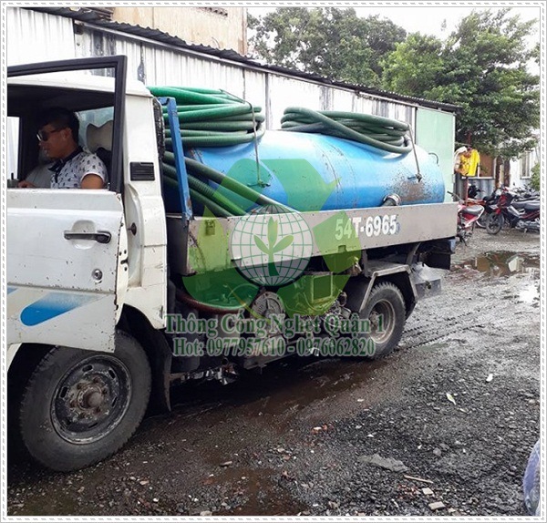Tiến hành hút bể phốt hải phòng.