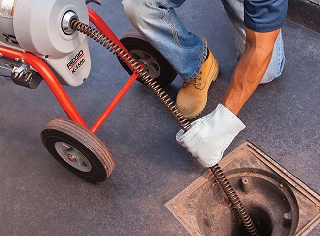 Thợ thông cống nghẹt quận 1 có mặt rất nhanh chóng khi gọi