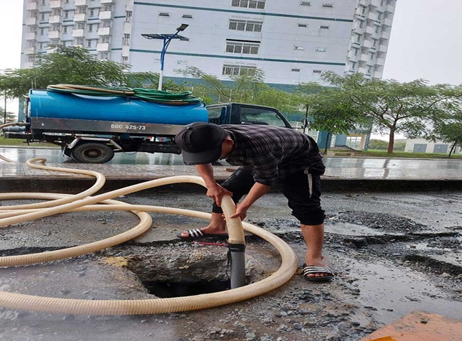 Dịch vụ th&ocirc;ng cống nghẹt quận B&igrave;nh Thạnh gi&aacute; rẻ
