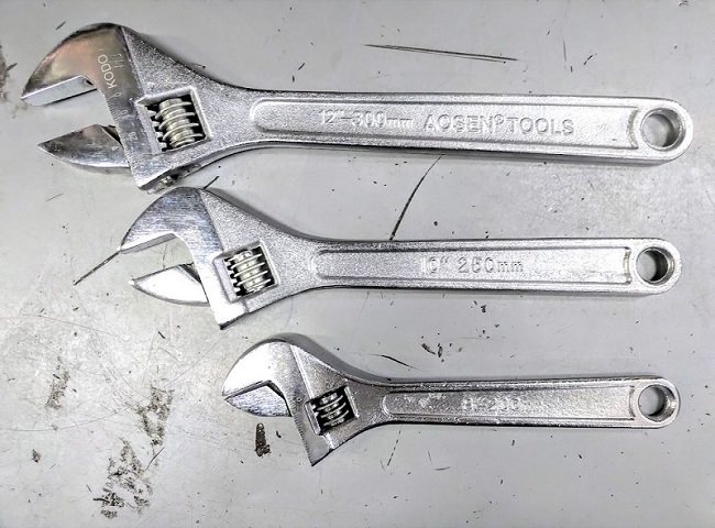 Dụng cụ sửa v&ograve;i nước bị r&ograve; rỉ.